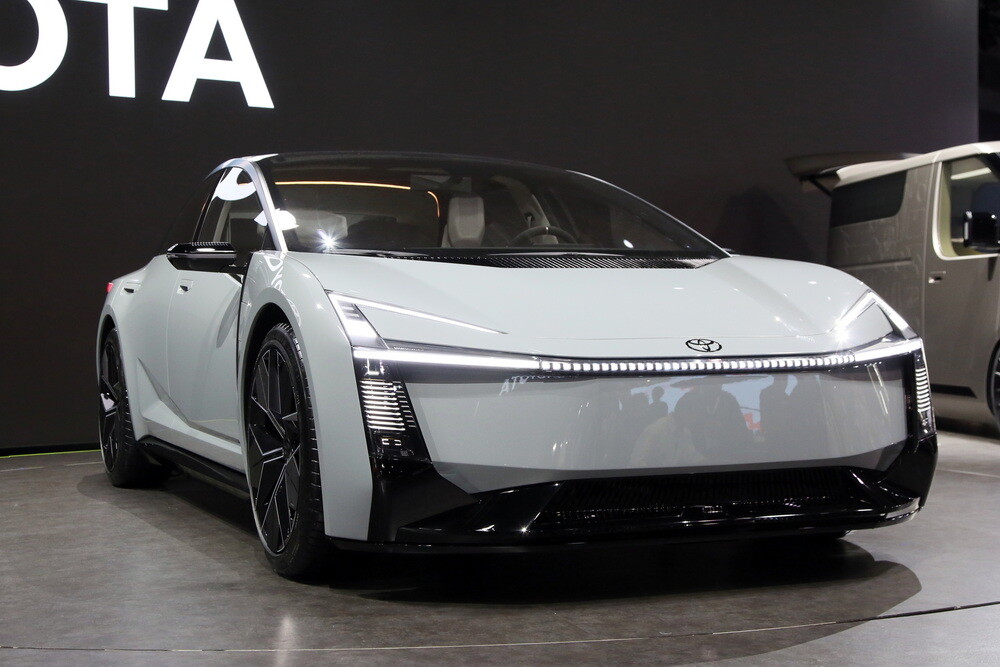 【トヨタ・カローラ・セダン・コンセプト】2026年で60周年！デザイナーに聞く、あえてセダンで挑戦する意味 #JMS2025