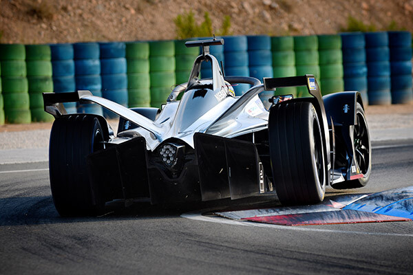 日産、フォーミュラE選手権の公式合同テストに初参加 シェルと新たなパートナーシップも開始