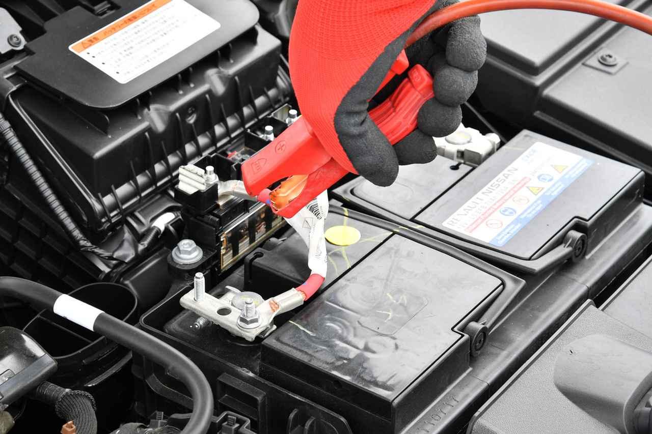 くるま問答 ブースターケーブルをつなぐ順番があるってホント バッテリーあがりの簡単救助方法 Webモーターマガジン 自動車情報サイト 新車 中古 車 Carview