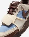 トラヴィス・スコット×ナイキの最新作「ズーム フィールド ジャックス “Pale Ivory and Leche Blue”」が登場！──GQ新着スニーカー