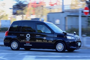 日本の景色がロンドンに!?トヨタ｢ジャパンタクシー｣ 22年振り新型車が公道を走る!!