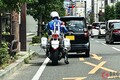 謎の「白バイコスプレおじさん」 違反じゃないの？ 「警察”風”」の白バイクに青ユニフォームが話題に… 法的にはどうなる？ 元警察官が解説