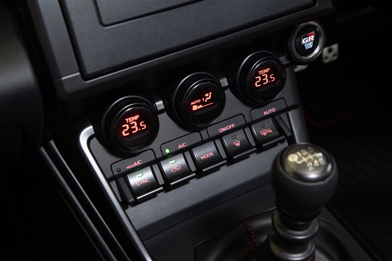 【マメ号 vs BEV】86/BRZスタイルで実現した勝負の行方は!? 40th記念車＆新グレードも
