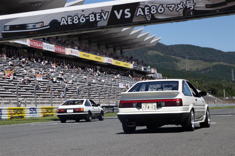 【マメ号 vs BEV】86/BRZスタイルで実現した勝負の行方は!? 40th記念車＆新グレードも