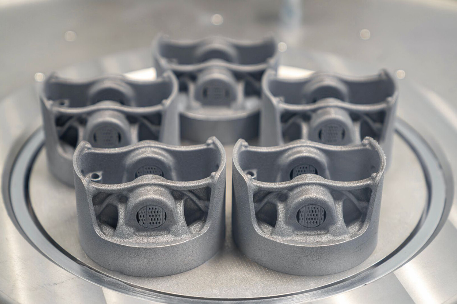 部品はおろかボディ全体まで3Dプリンターで作られるなんて話も！　その後自動車業界の「3Dプリンター」の活用ってどうなった？