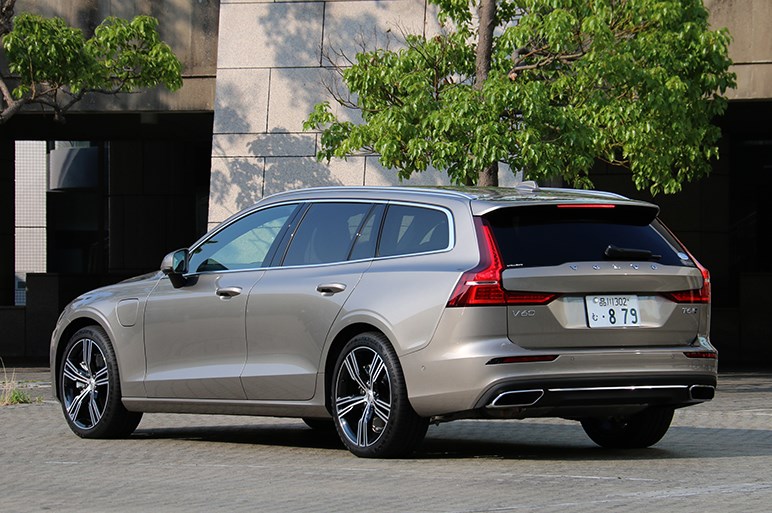 ボルボ V60がじわじわ売れているのはベースグレードの凄さにあるのでは疑惑 Carview 自動車情報サイト 新車 中古車 Carview