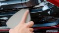 クルマの「洗いにくい隙間」実は簡単に洗えます。「魔法のスポンジ」で、フロントグリルやドアバイザーがスッキリお掃除！