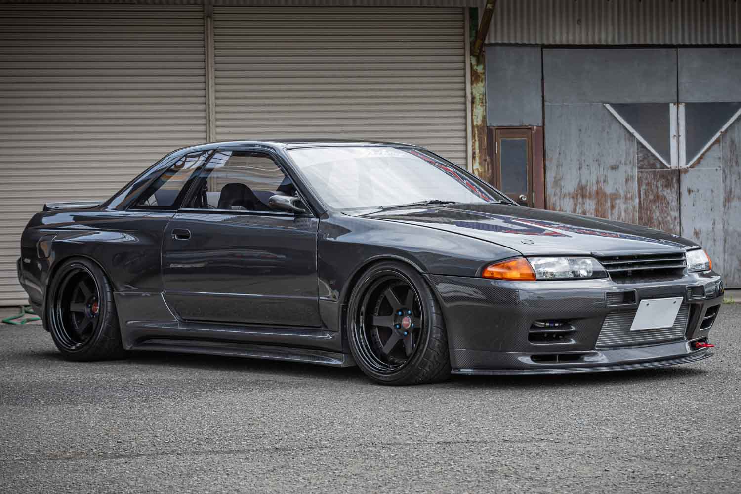 全身カーボンの日産R32「スカイラインGT-R」ワイドボディ仕様を