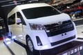 トヨタ新型「ハイエース」日本はなぜ出ない？ 海外先行発売の新モデルは国内販売あるのか