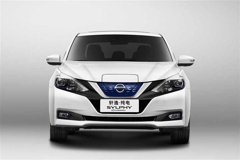 日産、「シルフィ」のEVや本格SUV「テラ」を北京モーターショーで披露