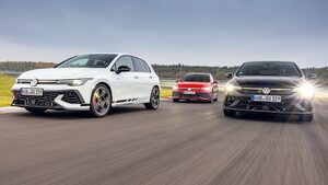 【同門対決】どのVWゴルフが最も優れたパフォーマンスを発揮するだろうか？ゴルフGTI対ゴルフ クラブスポーツ対ゴルフR　その勝者は？