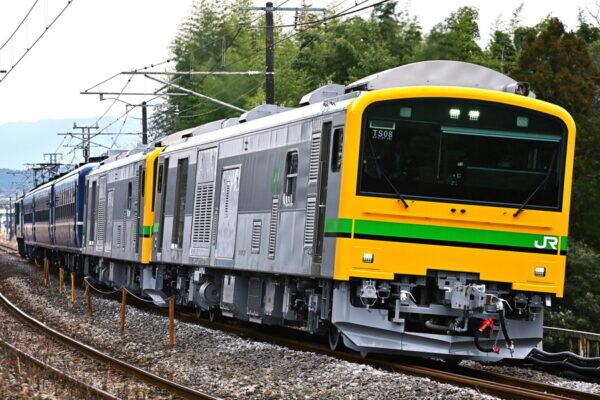 JR東日本のSL列車に「最新車両」連結へ かなりの異色編成が誕生！ 7月から運転開始
