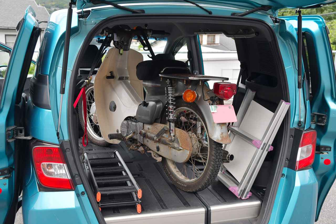 スーパーカブを車に積んで旅に出たいから ベストなランプ ラダーレール を探すんだけど その前にアイテム紹介と注意事項 カブを車載するのだ準備編 若林浩志のスーパー カブカブ ダイアリーズ Vol 36 Webオートバイ 自動車情報サイト 新車 中古車