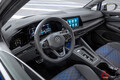 320馬力のスポーツワゴン VW新型「ゴルフRヴァリアント」欧州で発売！ 価格は約670万円