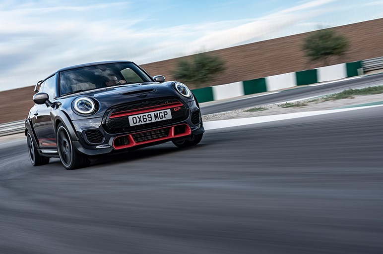 MINI史上最速、ジョンクーパーワークスGPの新型が発売。0-100km/hは5.2秒、最高速265km/h