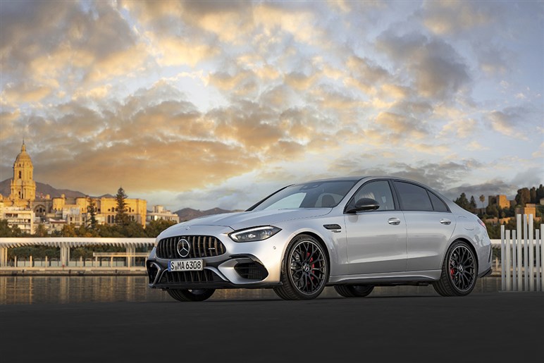【メルセデスAMGがV8回帰か？】「C63」にフラットプレーンクランクV8の噂、4気筒PHEVはついに終焉へ