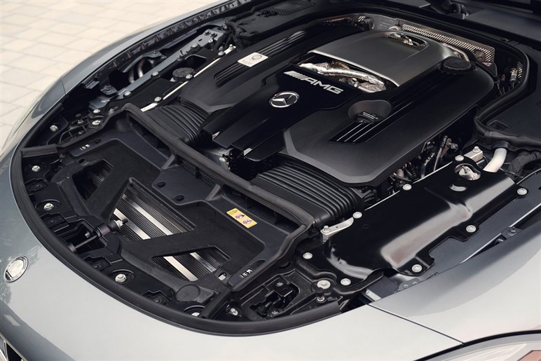 【メルセデスAMGがV8回帰か？】「C63」にフラットプレーンクランクV8の噂、4気筒PHEVはついに終焉へ