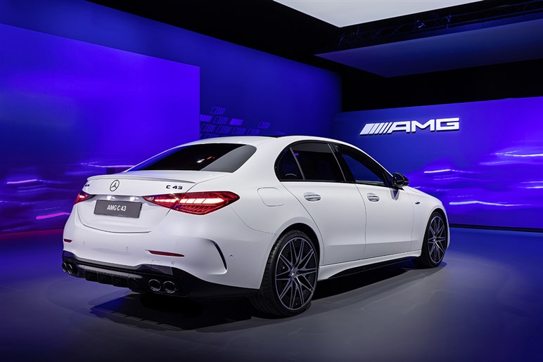 【メルセデスAMGがV8回帰か？】「C63」にフラットプレーンクランクV8の噂、4気筒PHEVはついに終焉へ