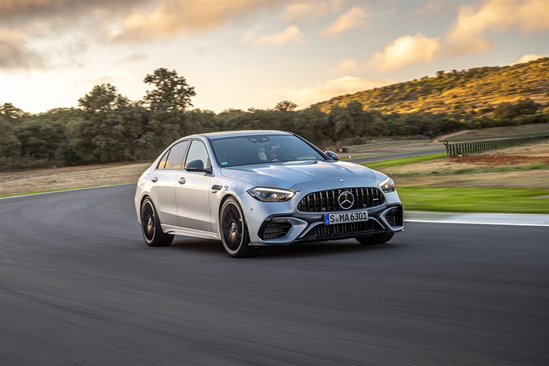【メルセデスAMGがV8回帰か？】「C63」にフラットプレーンクランクV8の噂、4気筒PHEVはついに終焉へ