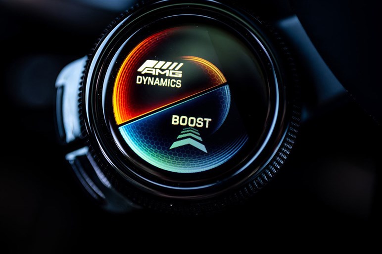 【メルセデスAMGがV8回帰か？】「C63」にフラットプレーンクランクV8の噂、4気筒PHEVはついに終焉へ