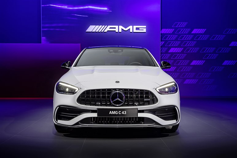 【メルセデスAMGがV8回帰か？】「C63」にフラットプレーンクランクV8の噂、4気筒PHEVはついに終焉へ