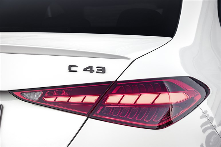 【メルセデスAMGがV8回帰か？】「C63」にフラットプレーンクランクV8の噂、4気筒PHEVはついに終焉へ