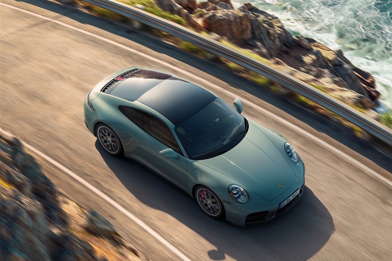 【先代比30㎰アップの480㎰】ポルシェ新型「911カレラ4S」シリーズの予約受注を開始…価格は2352万円から