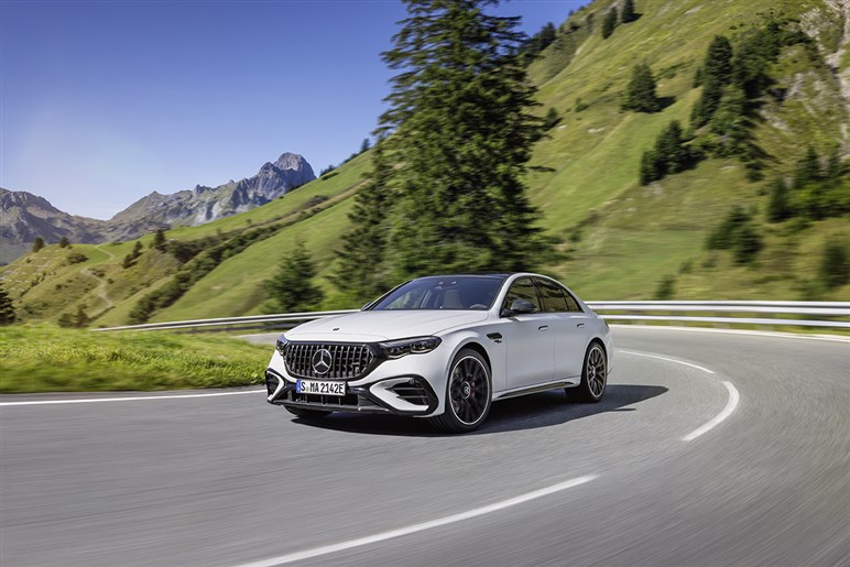 【メルセデスAMGがV8回帰か？】「C63」にフラットプレーンクランクV8の噂、4気筒PHEVはついに終焉へ