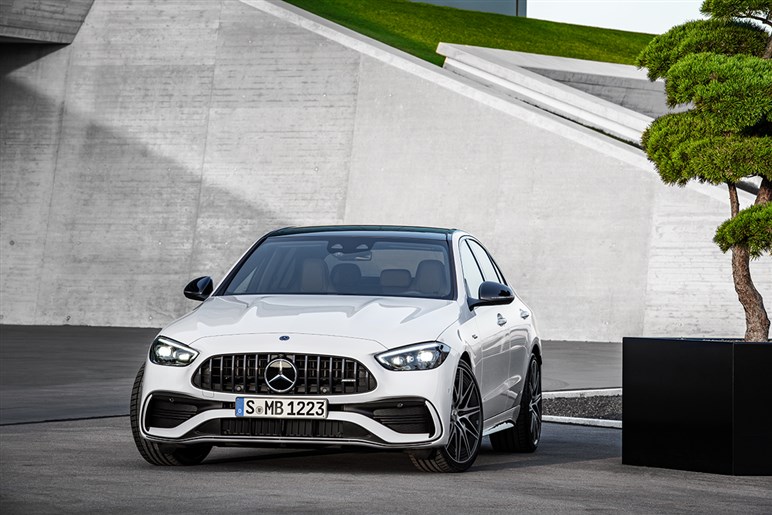 【メルセデスAMGがV8回帰か？】「C63」にフラットプレーンクランクV8の噂、4気筒PHEVはついに終焉へ