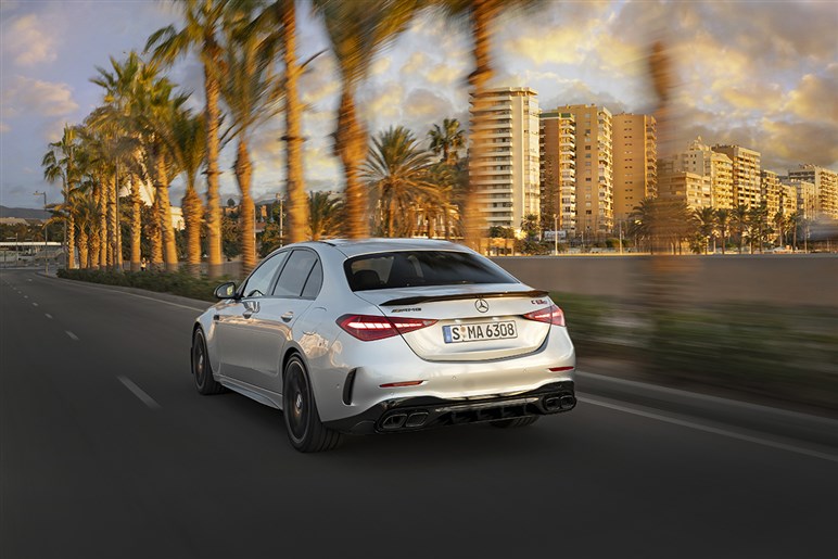 【メルセデスAMGがV8回帰か？】「C63」にフラットプレーンクランクV8の噂、4気筒PHEVはついに終焉へ