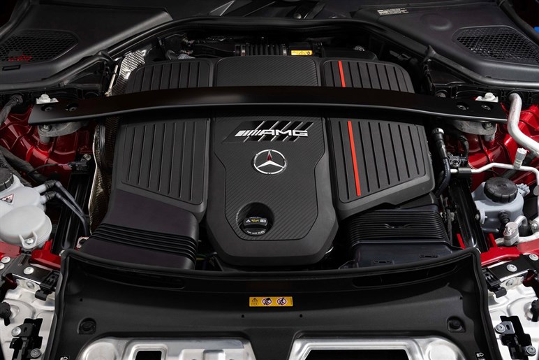 【メルセデスAMGがV8回帰か？】「C63」にフラットプレーンクランクV8の噂、4気筒PHEVはついに終焉へ