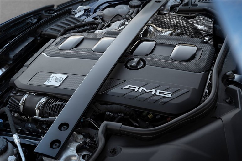 【メルセデスAMGがV8回帰か？】「C63」にフラットプレーンクランクV8の噂、4気筒PHEVはついに終焉へ