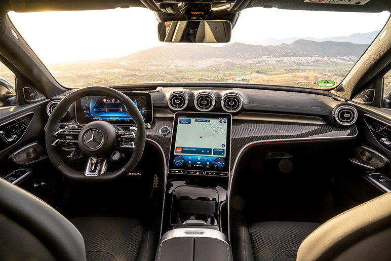 【メルセデスAMGがV8回帰か？】「C63」にフラットプレーンクランクV8の噂、4気筒PHEVはついに終焉へ