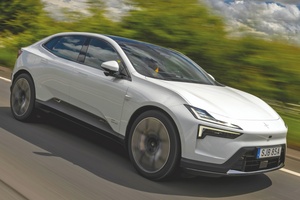 「北欧感」漂う！広々インテリア　薄味な優等生？　ポールスター4 シングルモーターへ試乗