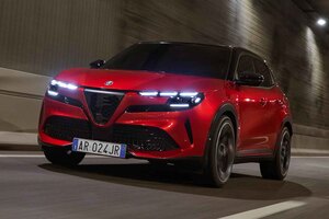 アルファ ロメオの新型コンパクトSUV「Junior」がハイブリッド＆EVで登場
