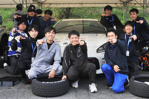 ジムカーナなのに２台同時出走ってどういうこと？　優勝も狙えると評価されながらも最下位に沈んだ金沢大学自動車部員が「2025 フォーミュラジムカーナ」から学んだこと