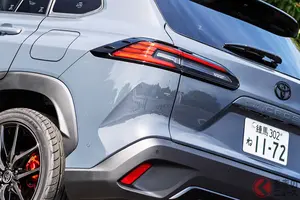 トヨタ「“新”コンパクト四駆SUV」に注目！ 全長4.4mの“ちょうどいいボディ”×パワフル2Lエンジン初搭載！ 低重心で走りがスゴい「カローラクロス GRスポーツ」とは！