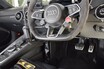 バカっ速の車いすドライバーはアウディTT RSを「手だけ」で操作！　ハンデを補うドラテクと工夫とは