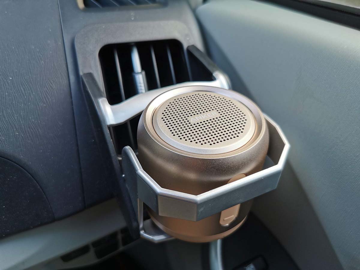 低価格で高音質 どこでも使えるポータブルスピーカーを車内に導入してリッチな音空間を実現 ベストカーweb 自動車情報サイト 新車 中古車 Carview