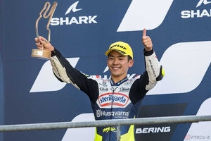 Moto3クラス佐々木歩夢選手は2位表彰台　転倒後の赤旗中断　再スタートからの追い上げ見せる