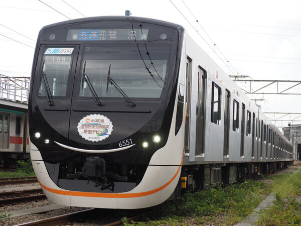 東急「ナゾの落書き電車」の顛末 沿線住民が騒然 「あのやり方は良くなかった」と幹部