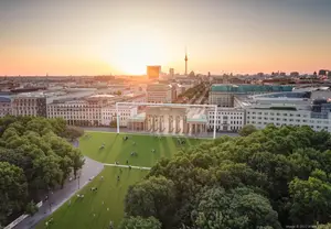 ベルリンハイライト2024：サッカーと自由　4年に一度の欧州サッカー選手権がドイツで開催。首都ベルリンがサッカーに湧く４週間