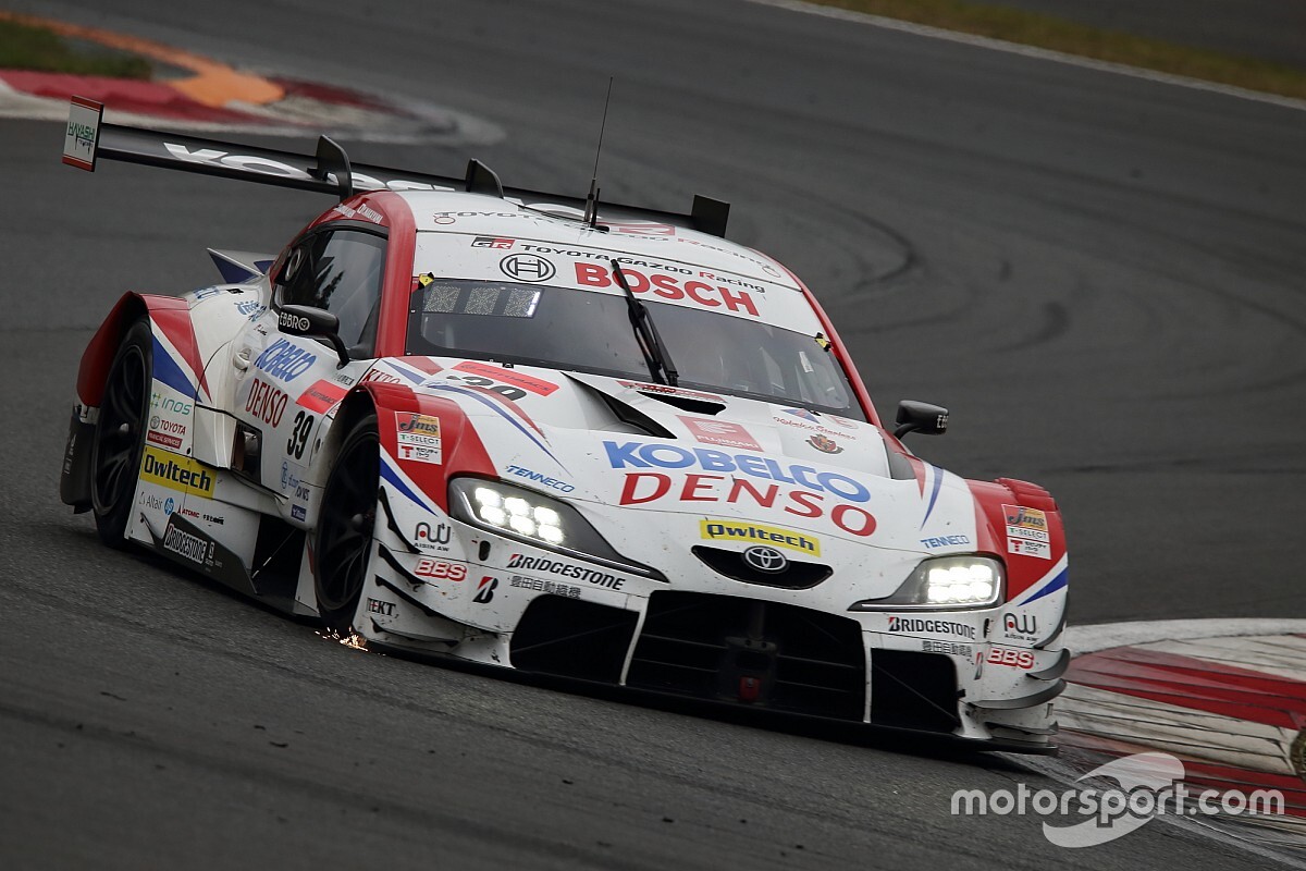 スーパーgt第5戦富士 Gt500決勝レポート 39号車denso Kobelco Sard Gr Supraが堅実な走りで混戦を制す Motorsport Com 日本版 自動車情報サイト 新車 中古車 Carview