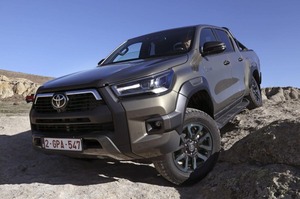 トヨタ『ハイラックス』にマイルドハイブリッド版　約970万円から英国発売　洗練性が向上
