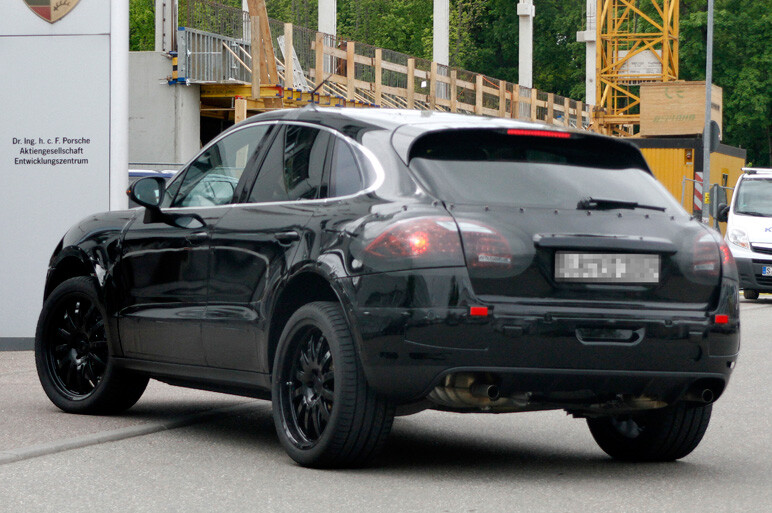 ベイビー・カイエン情報 新たなモデル名も判明