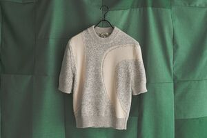 極上の素材感と遊び心でモードを静かに主張するエルメス──2025年夏のTシャツ&カットソーコレクション