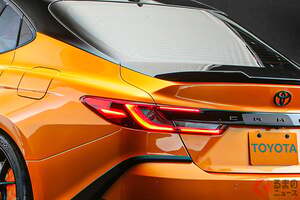 トヨタ「新カムリ」公開！ 230馬力超え「“FF”スポーティセダン」！ 黒ルーフ×ボンネット採用＆足回り強化実施の「GT-S」米国に登場へ