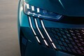 8年ぶり刷新！プジョー新型「3008」燃費も進化した、先進デザイン際立つ次世代SUV