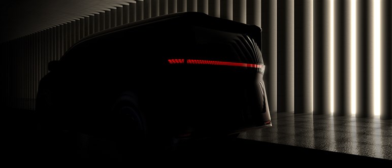 日産が新型「エルグランド」をチラ見せ。第3世代「e-POWER」で走りも燃費も期待大…全貌は25年度末に