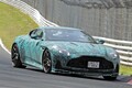 【2026年に登場か】“ハードコア愛好家向け”のアストン「DB12 AMR」をニュルで捕捉　5.2L V12エンジンを搭載か